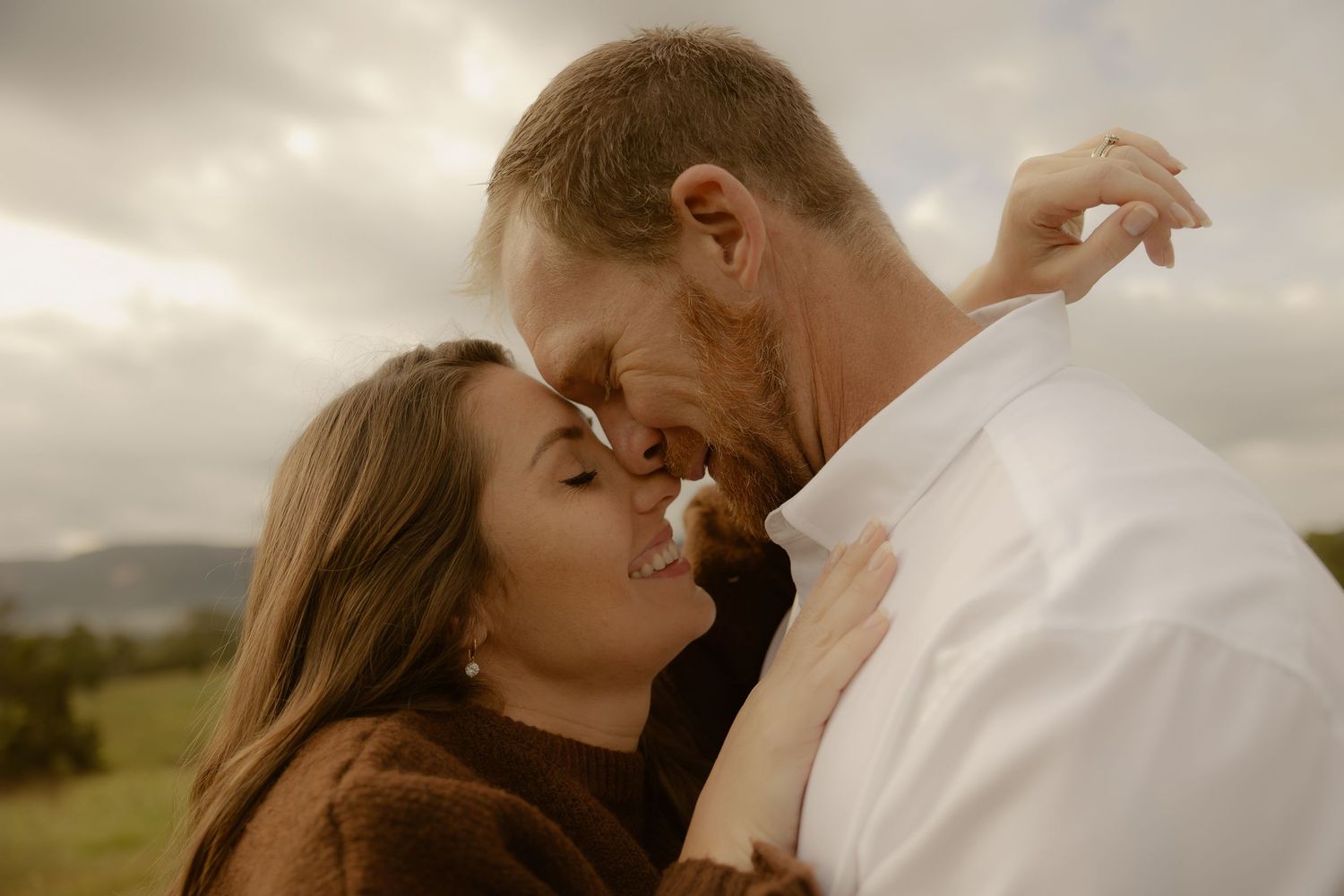 Outdoor maternity photography in Sydney, Central Coast, Blue Mountains, Wollongong, in field, farm, garden and countryside