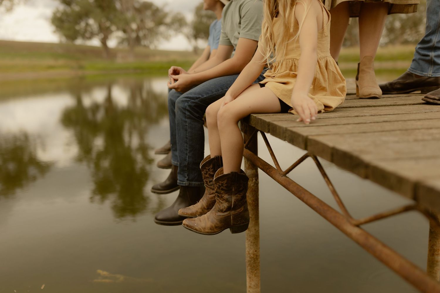 Outdoor family photography in Sydney, Central Coast, Blue Mountains, Wollongong and Kangaroo Valley, in field, farm, garden and countryside