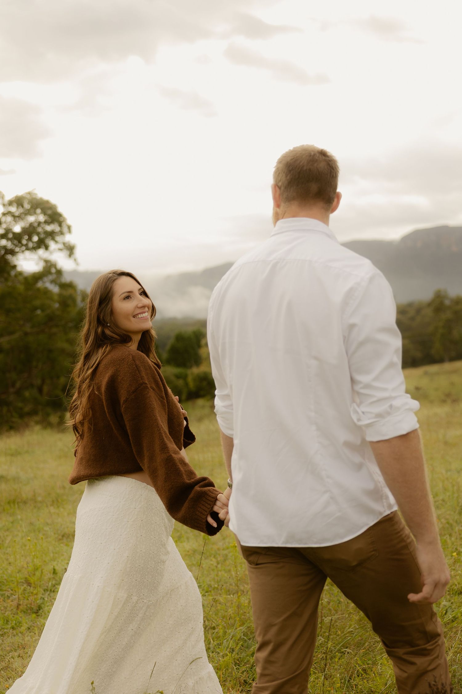 Outdoor maternity photography in Sydney, Central Coast, Blue Mountains, Wollongong, in field, farm, garden and countryside