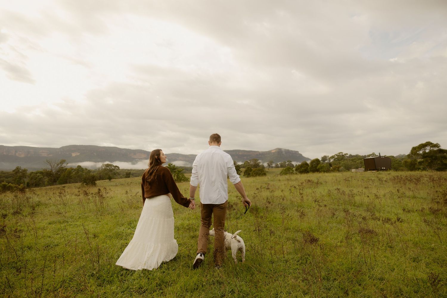 Outdoor maternity photography in Sydney, Central Coast, Blue Mountains, Wollongong, in field, farm, garden and countryside