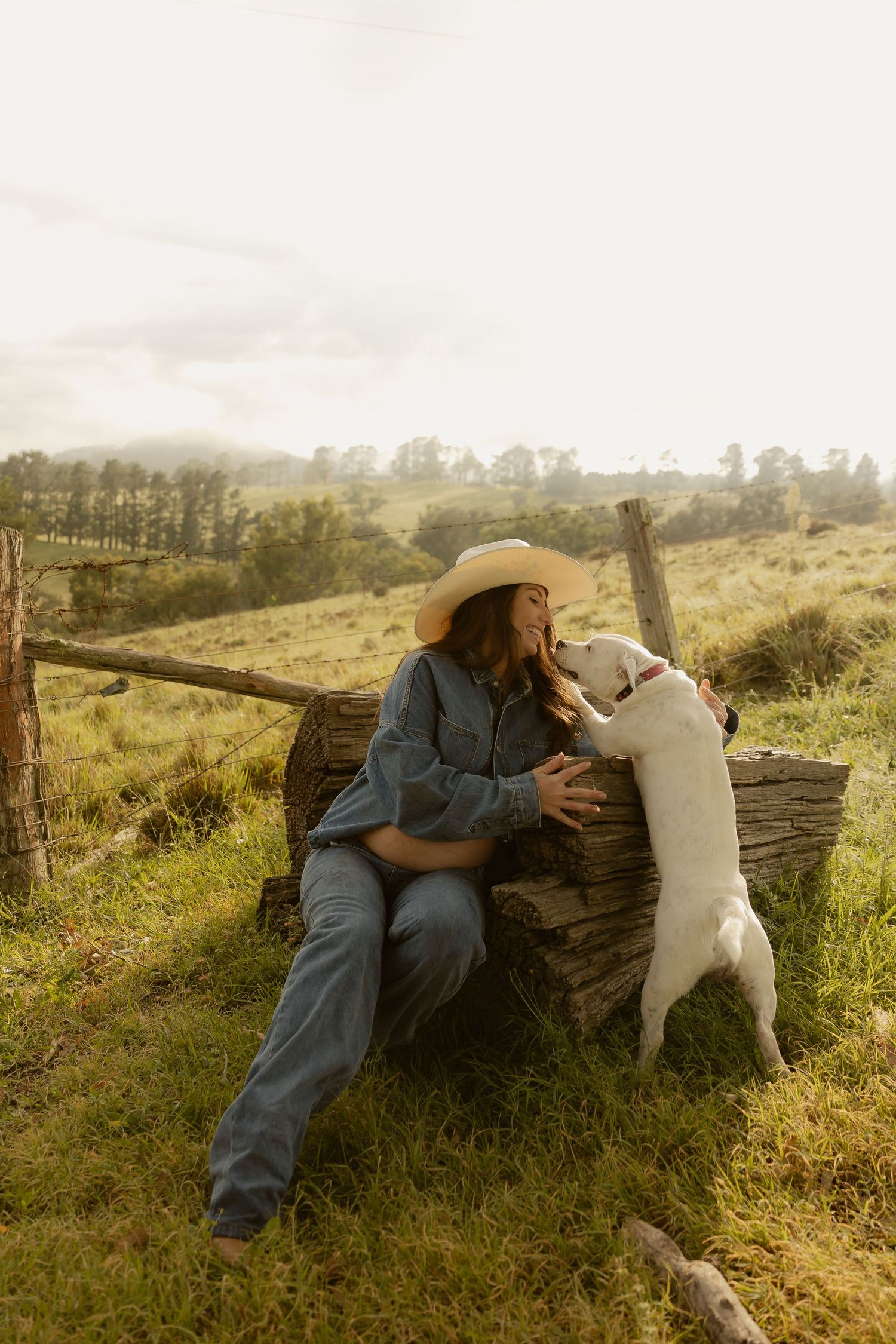 Outdoor maternity photography in Sydney, Central Coast, Blue Mountains, Wollongong, in field, farm, garden and countryside