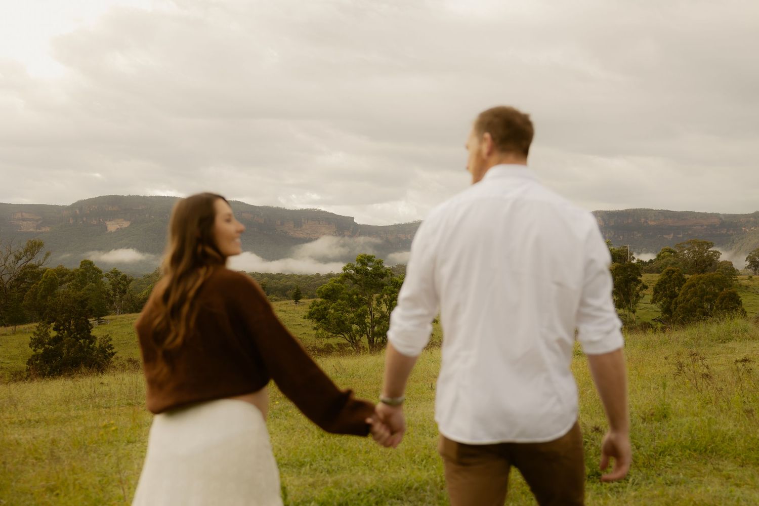 Outdoor maternity photography in Sydney, Central Coast, Blue Mountains, Wollongong, in field, farm, garden and countryside
