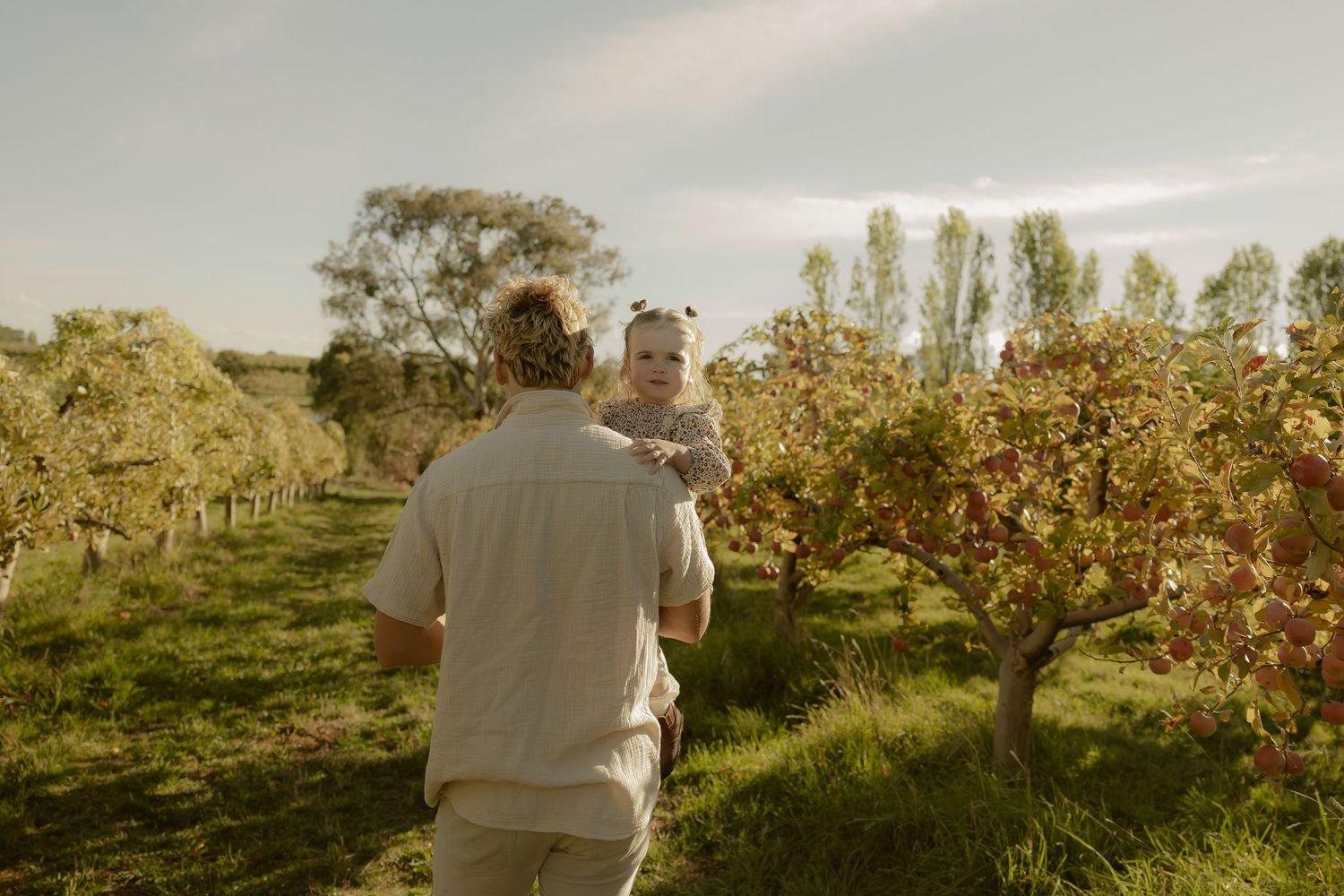 Outdoor family photography in Sydney, Central Coast, Blue Mountains, Wollongong and Kangaroo Valley, in field, farm, garden and countryside
