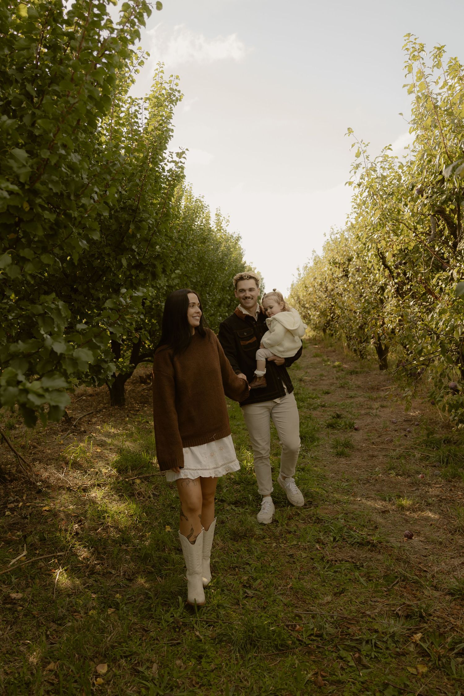 Outdoor family photography in Sydney, Central Coast, Blue Mountains, Wollongong and Kangaroo Valley, in field, farm, garden and countryside