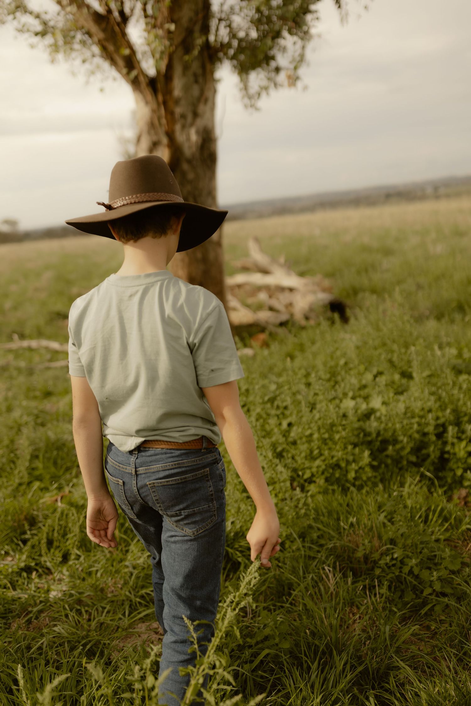Outdoor family photography in Sydney, Central Coast, Blue Mountains, Wollongong and Kangaroo Valley, in field, farm, garden and countryside