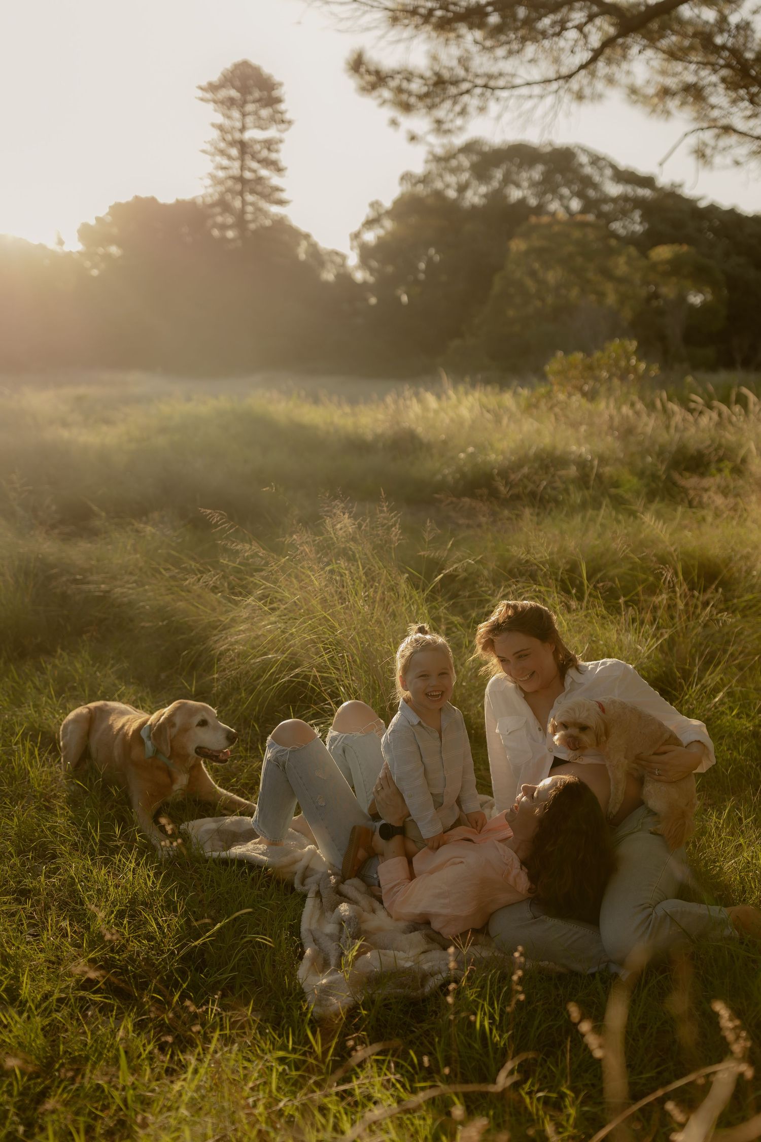 Outdoor family photography in Sydney, Central Coast, Blue Mountains, Wollongong and Kangaroo Valley, in field, farm, garden and countryside