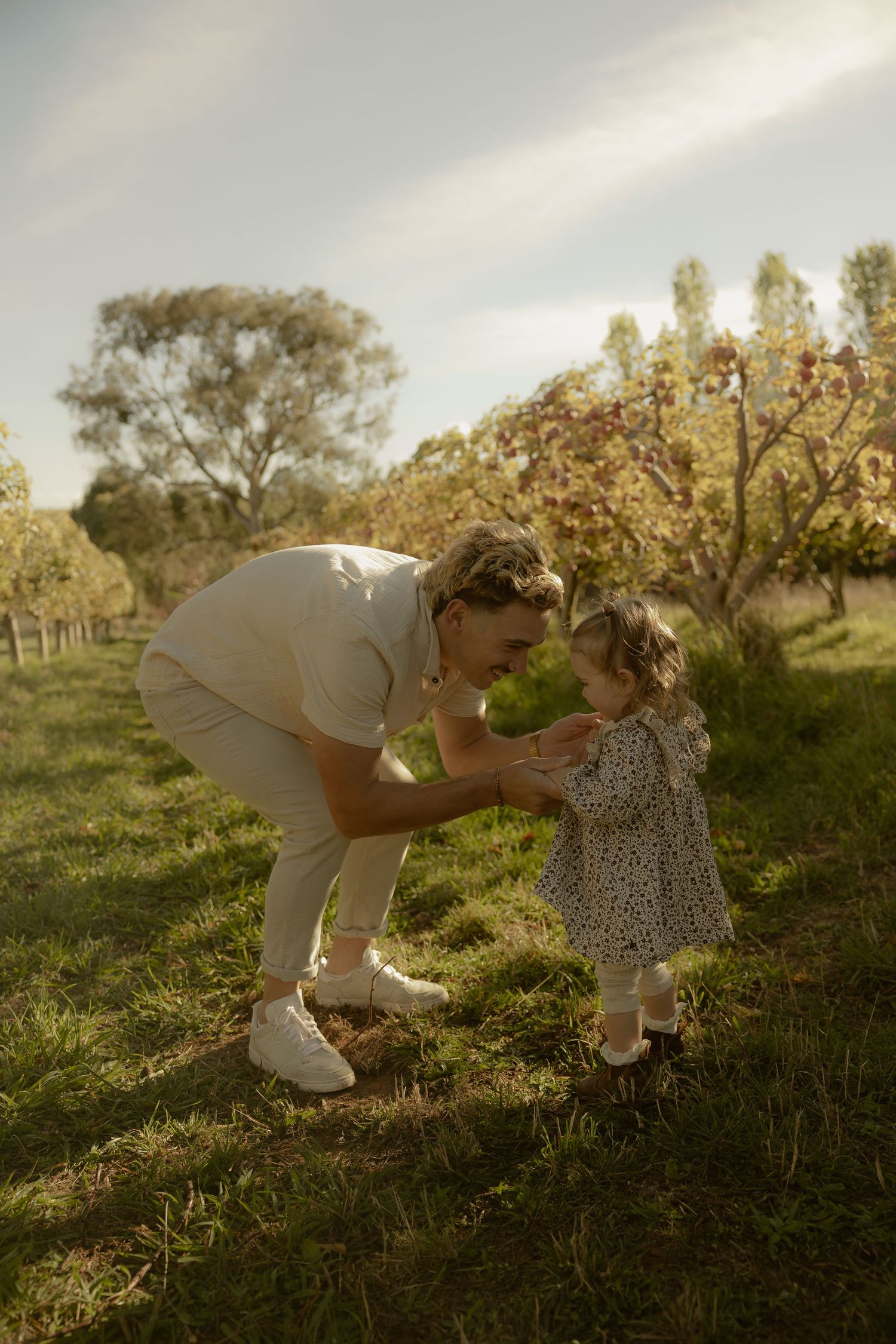 Outdoor family photography in Sydney, Central Coast, Blue Mountains, Wollongong and Kangaroo Valley, in field, farm, garden and countryside