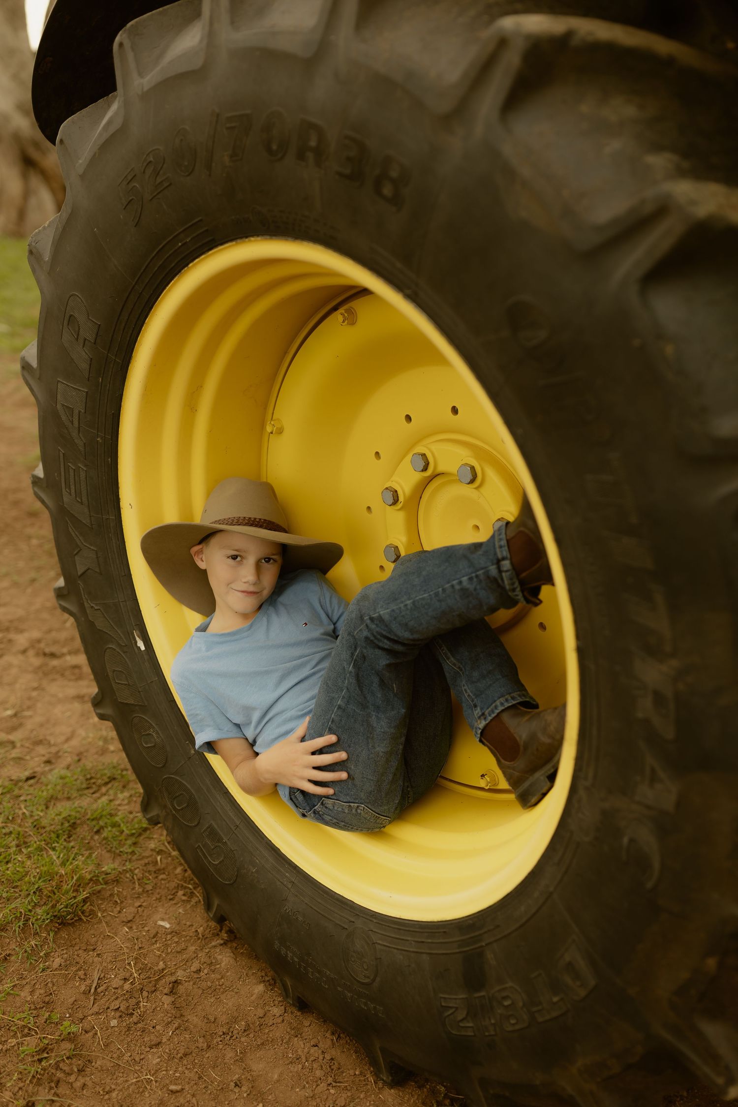 Outdoor family photography in Sydney, Central Coast, Blue Mountains, Wollongong and Kangaroo Valley, in field, farm, garden and countryside