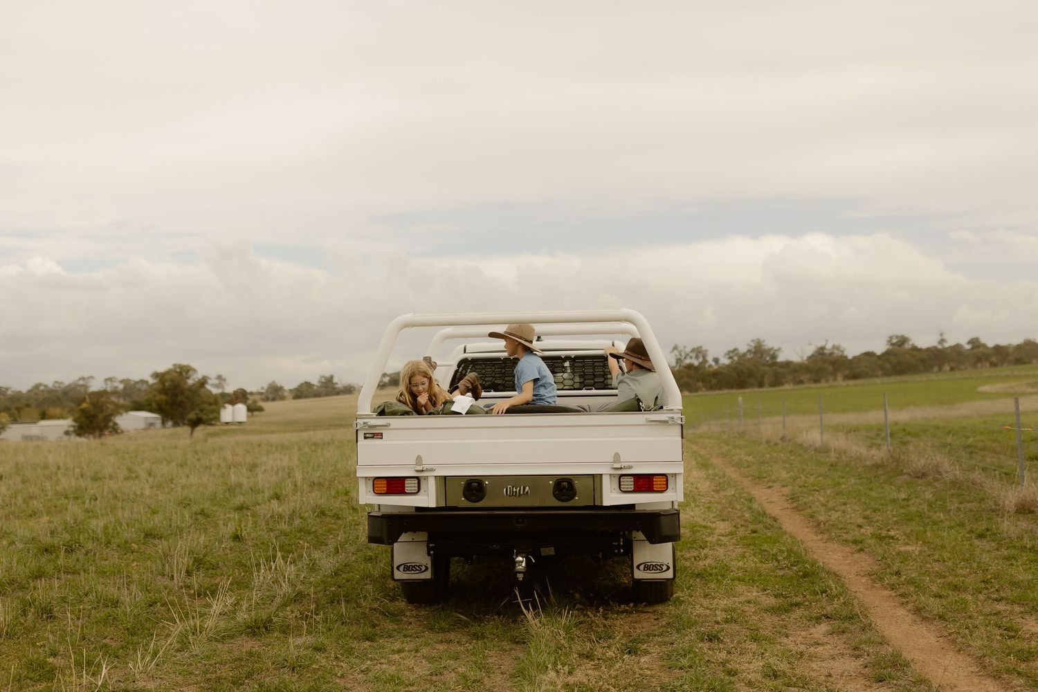 Outdoor family photography in Sydney, Central Coast, Blue Mountains, Wollongong and Kangaroo Valley, in field, farm, garden and countryside