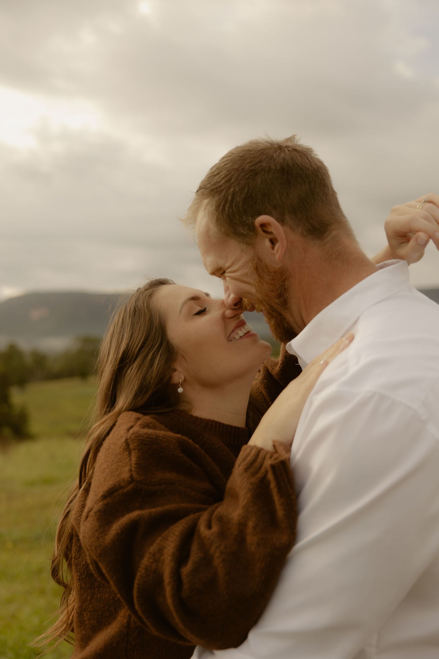 Outdoor maternity photography in Sydney, Central Coast, Blue Mountains, Wollongong, in field, farm, garden and countryside