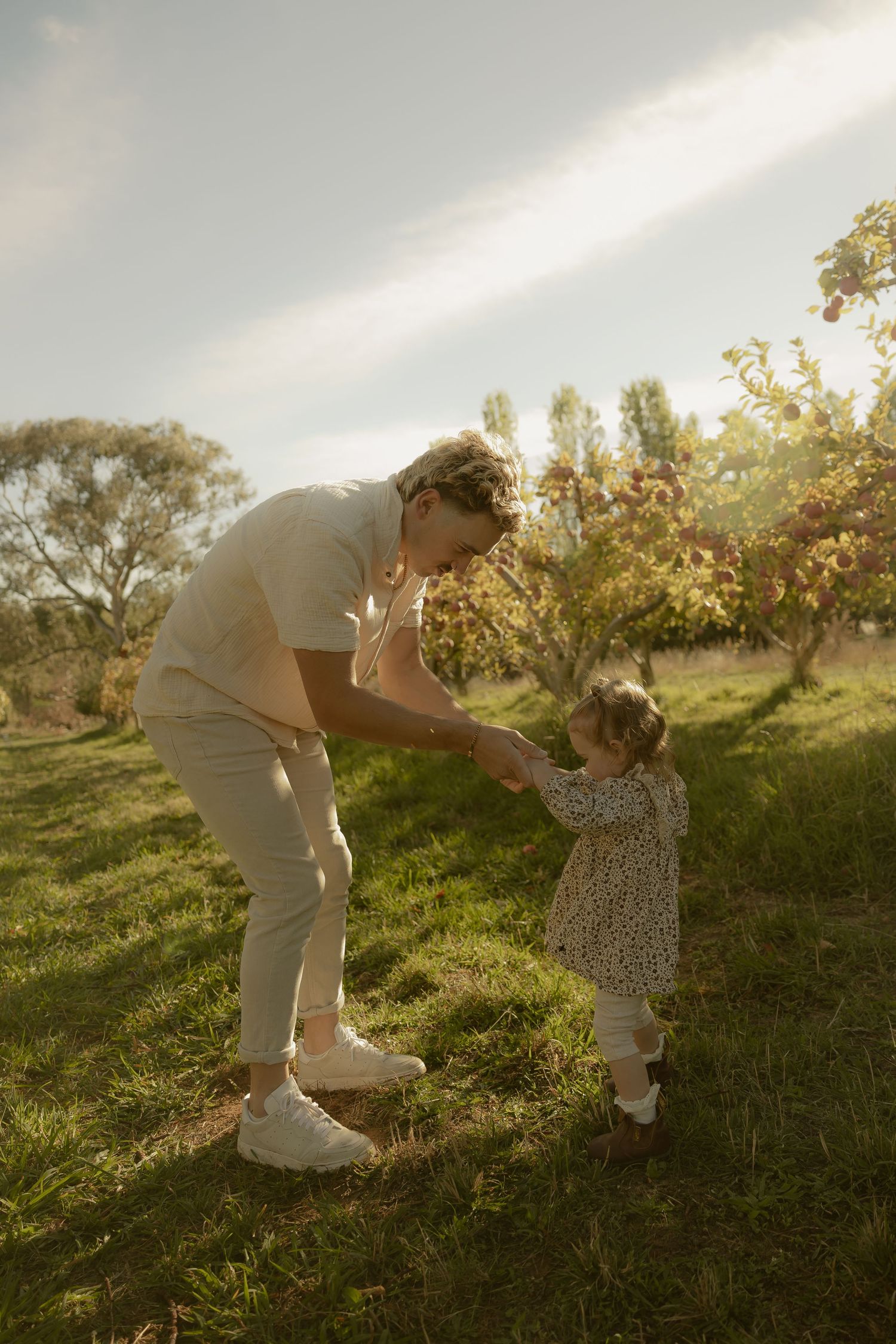 Outdoor family photography in Sydney, Central Coast, Blue Mountains, Wollongong and Kangaroo Valley, in field, farm, garden and countryside