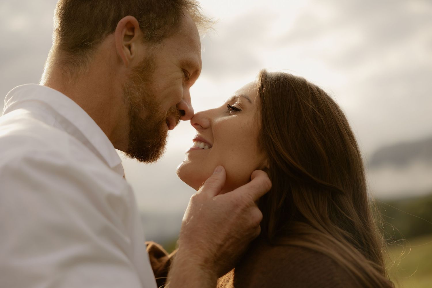 Outdoor maternity photography in Sydney, Central Coast, Blue Mountains, Wollongong, in field, farm, garden and countryside