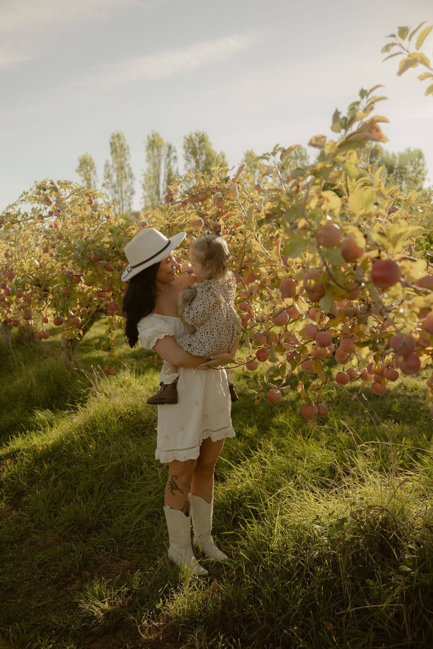 Outdoor family photography in Sydney, Central Coast, Blue Mountains, Wollongong and Kangaroo Valley, in field, farm, garden and countryside