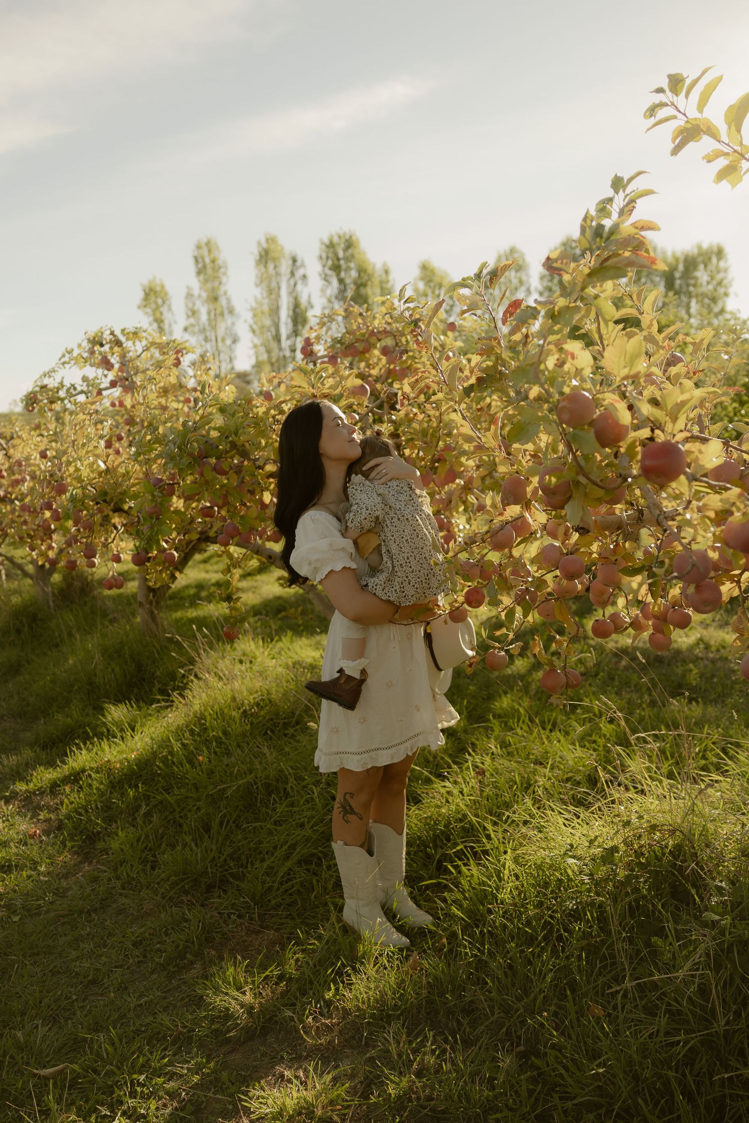 Outdoor family photography in Sydney, Central Coast, Blue Mountains, Wollongong and Kangaroo Valley, in field, farm, garden and countryside