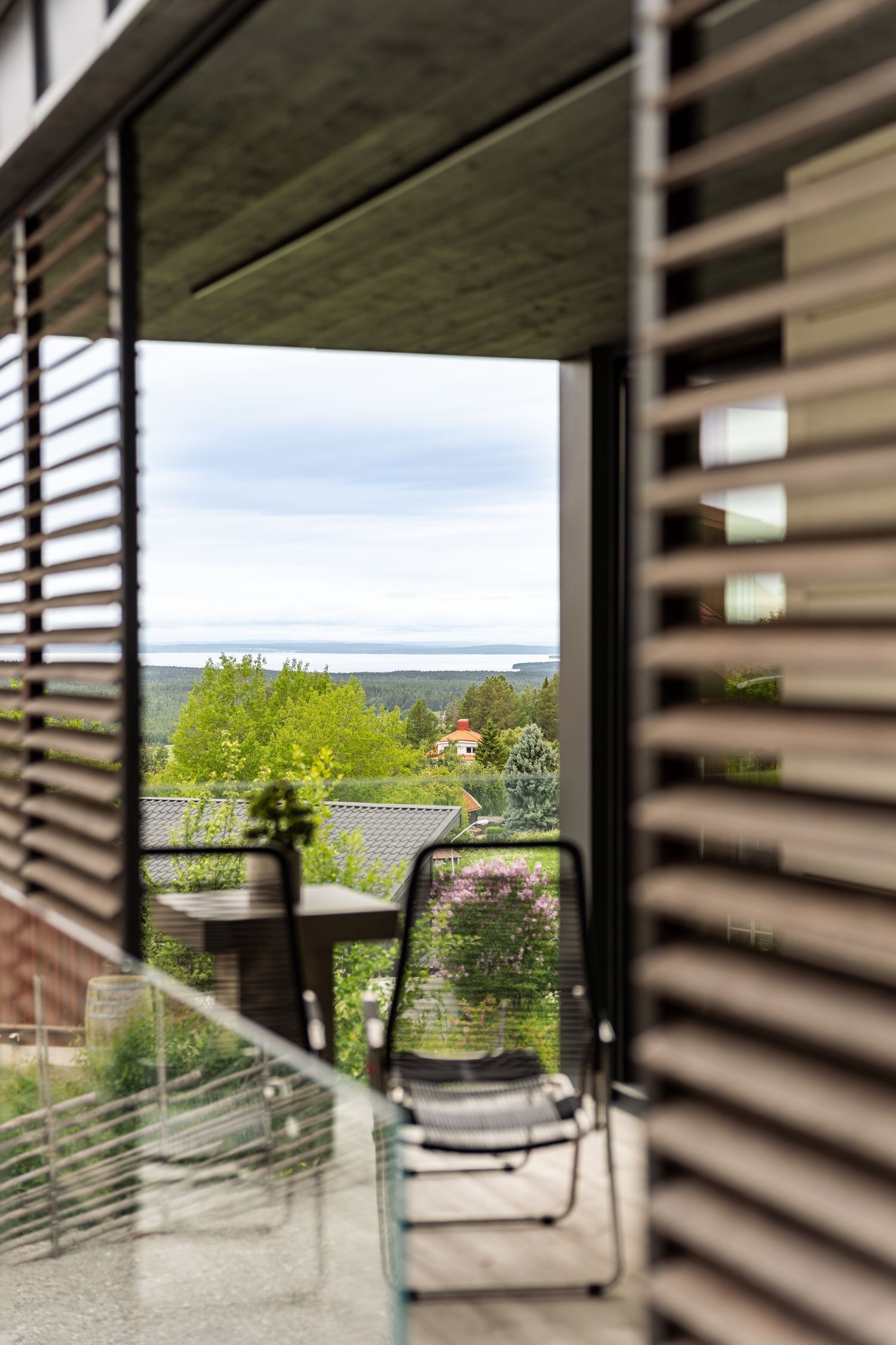 Terrass sedd genom lameller