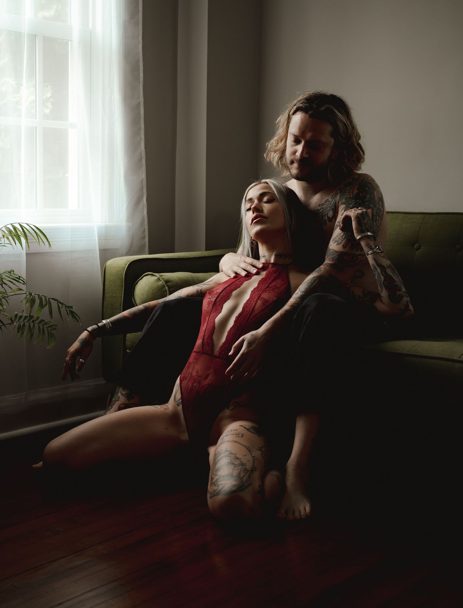 Luxury Boudoir Photographer serving Lancaster PA Reading York Harrisburg Allentown Philadelphia Baltimore MD Bel Air Elkton Wilmington DE