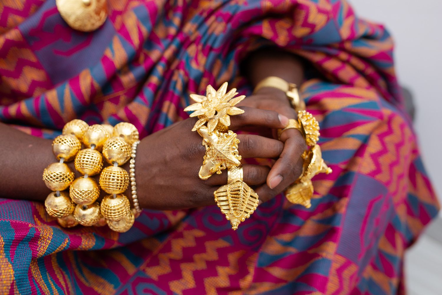Timeless wedding photographs, thoughtfully captured.
