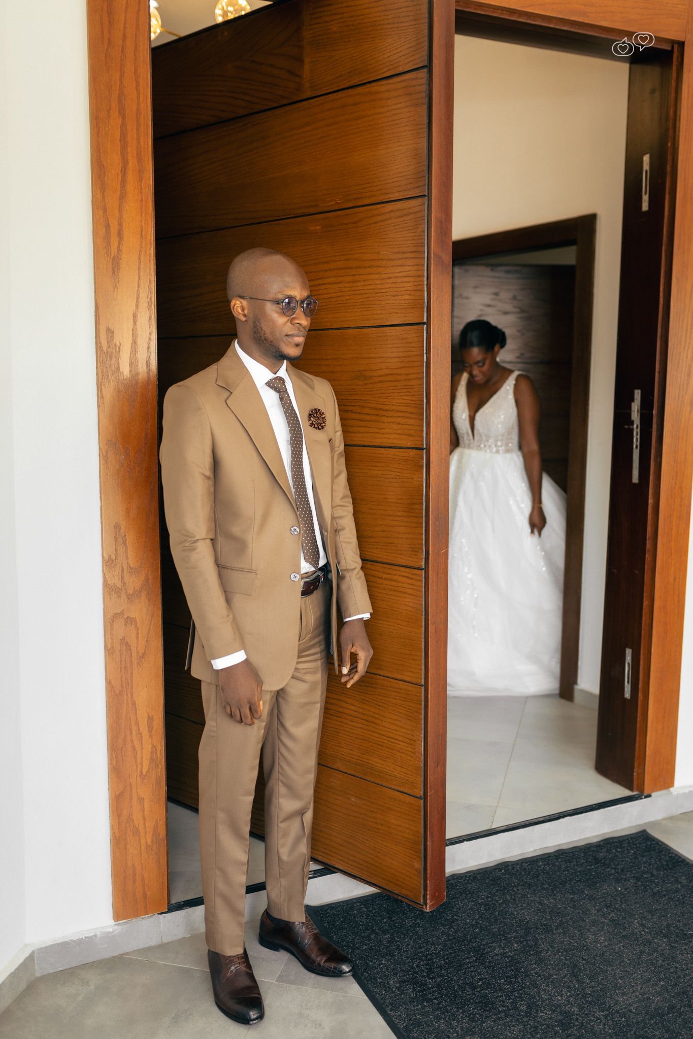 Timeless wedding photographs, thoughtfully captured.