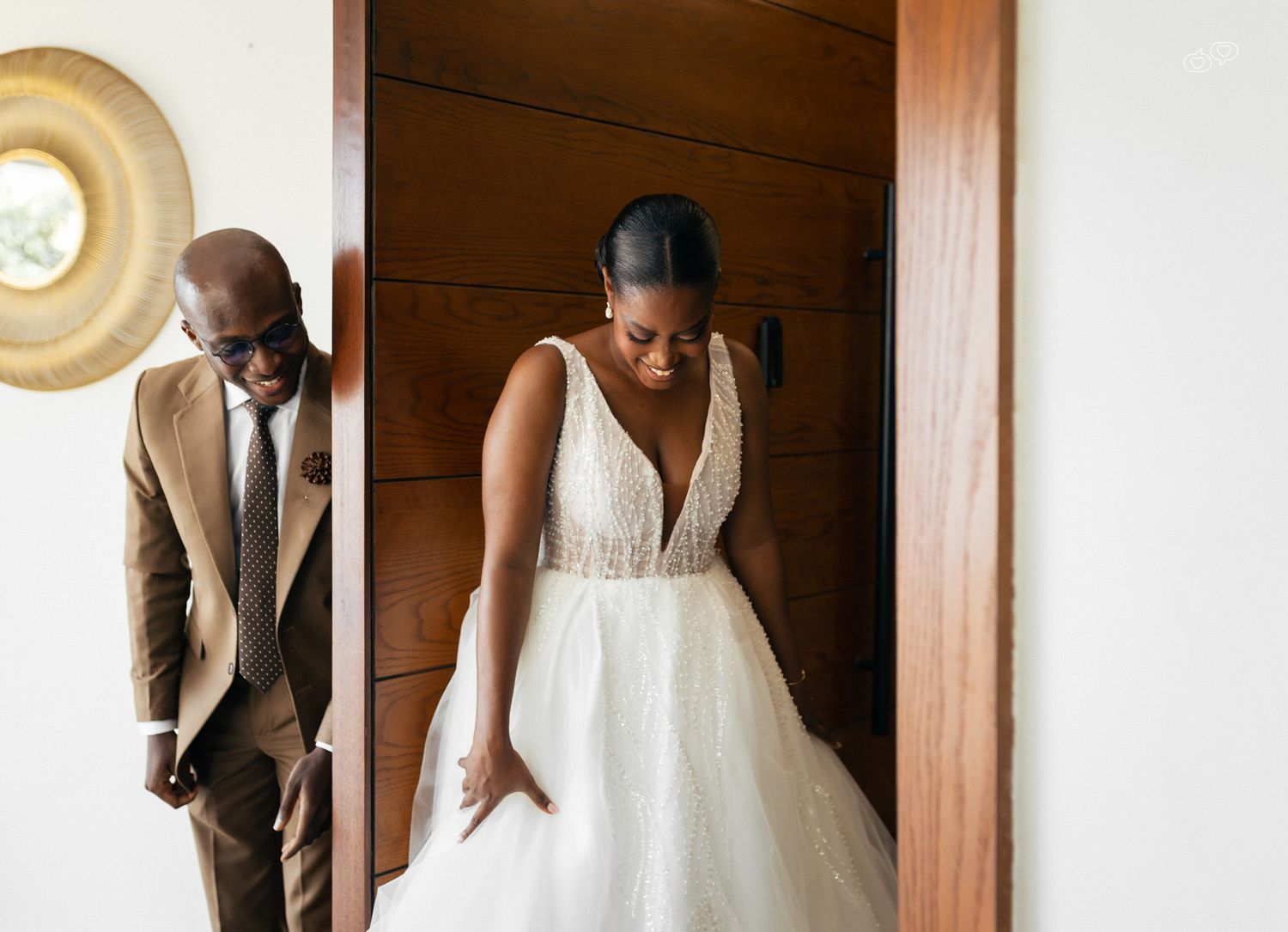 Timeless wedding photographs, thoughtfully captured.