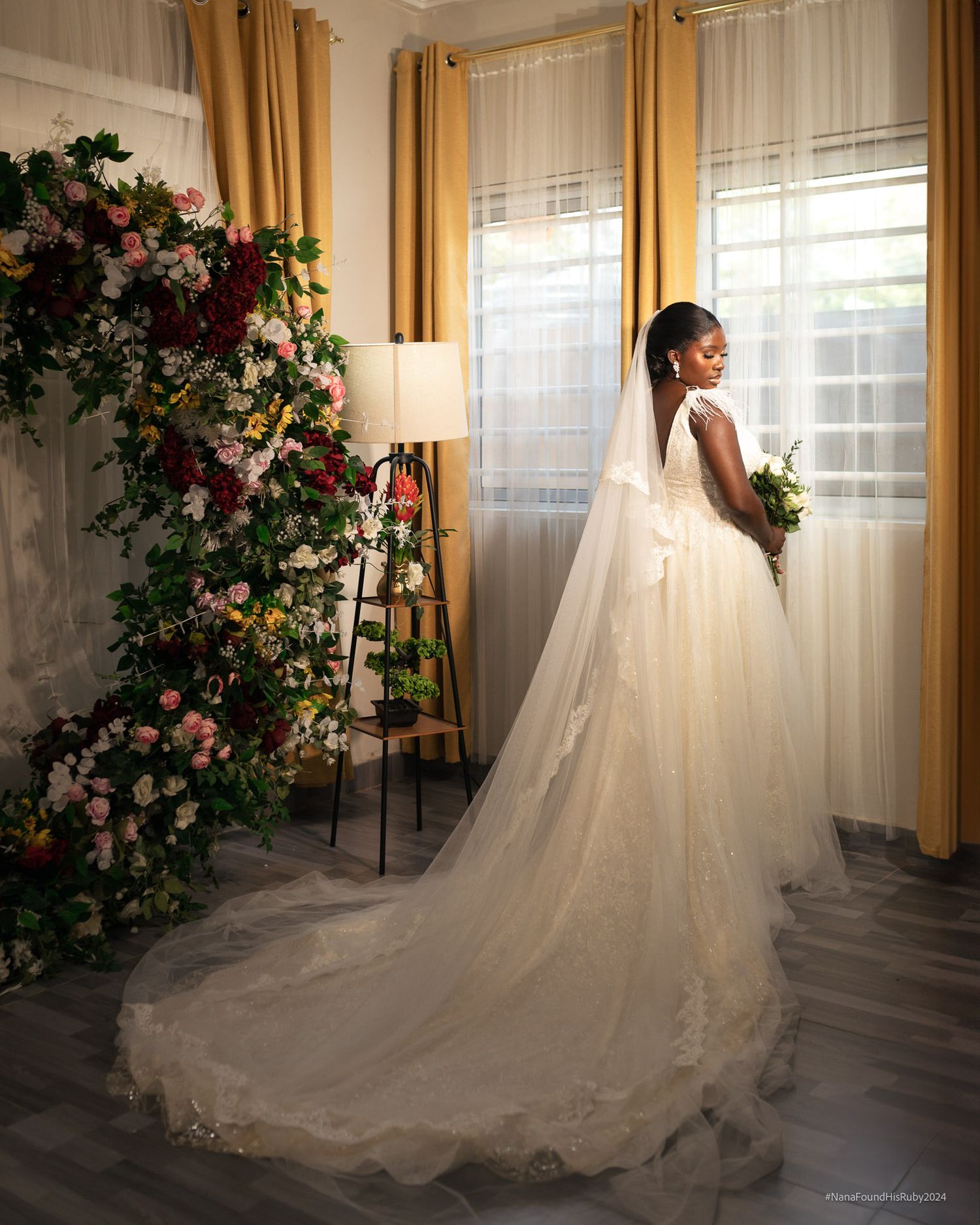 Timeless wedding photographs, thoughtfully captured.