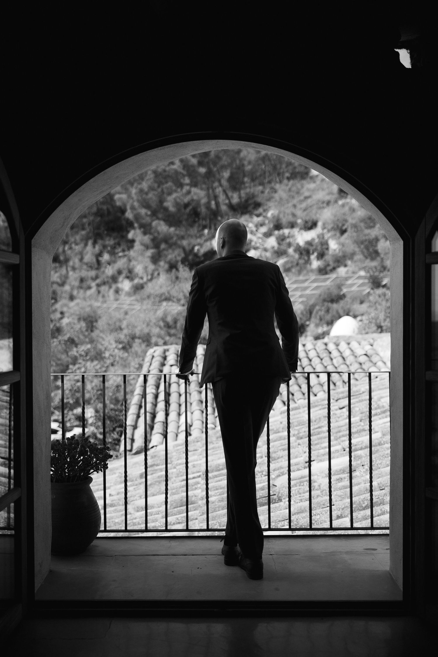 Groom getting ready. Destination wedding in Spain