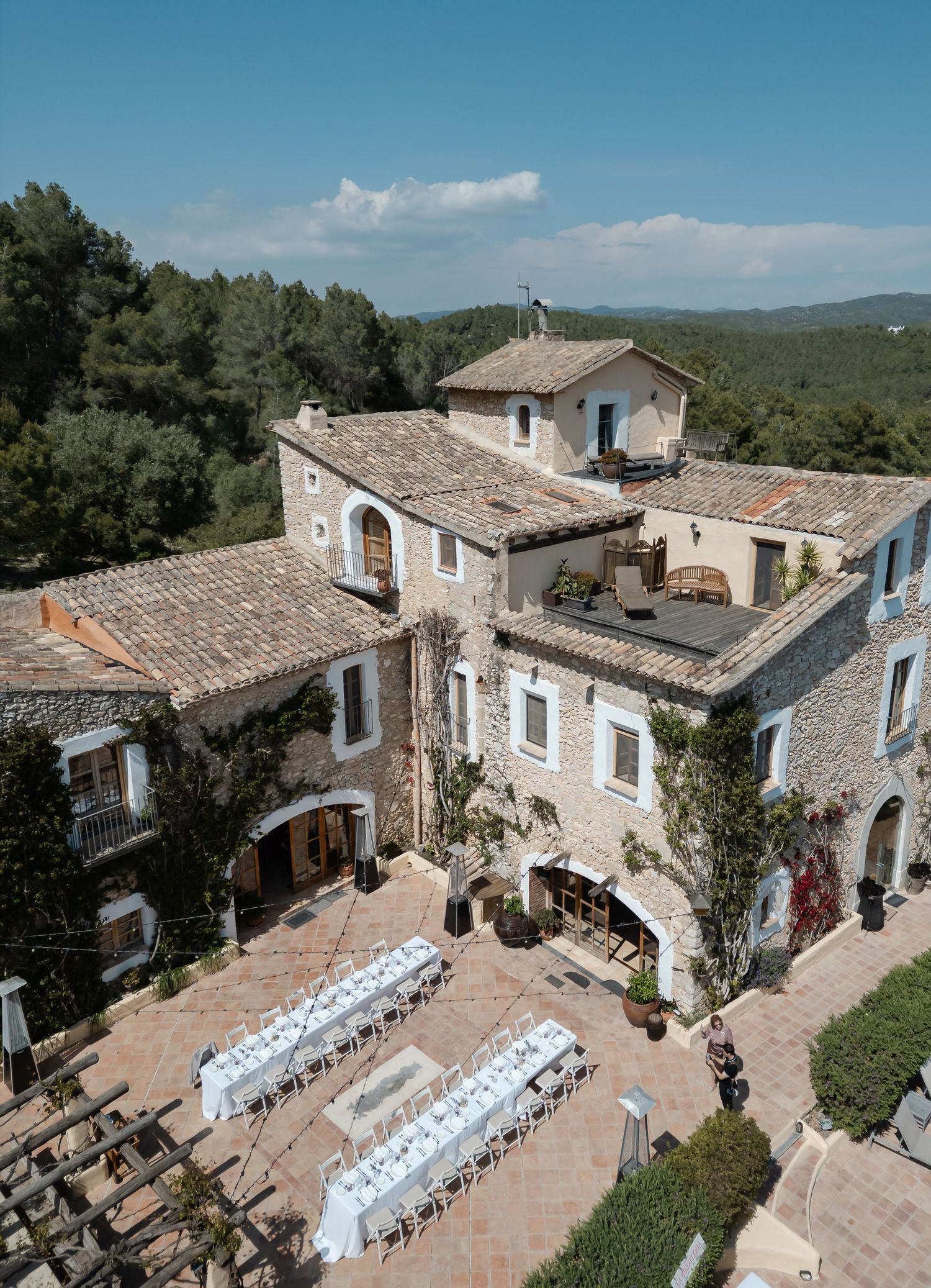 Wedding Dinner. Outdoor Dinner. Wedding venue in Spain. Almiral de la Font in Sitges