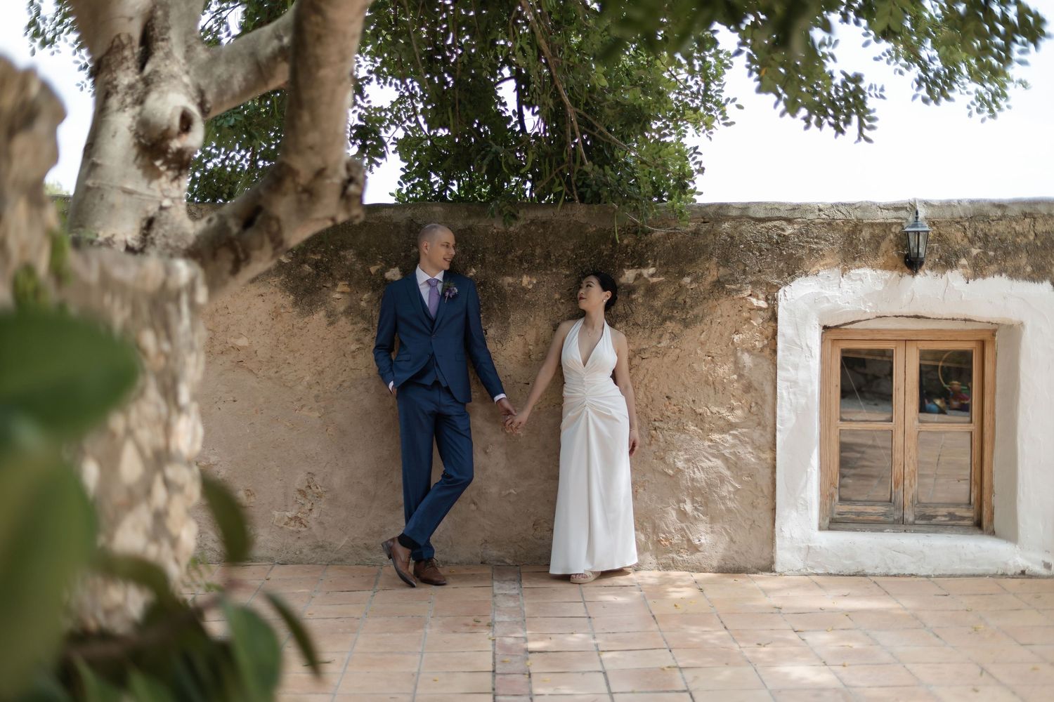 Couple photo session in wedding venue Almiral de la Font in Sitges, Spain. destination wedding