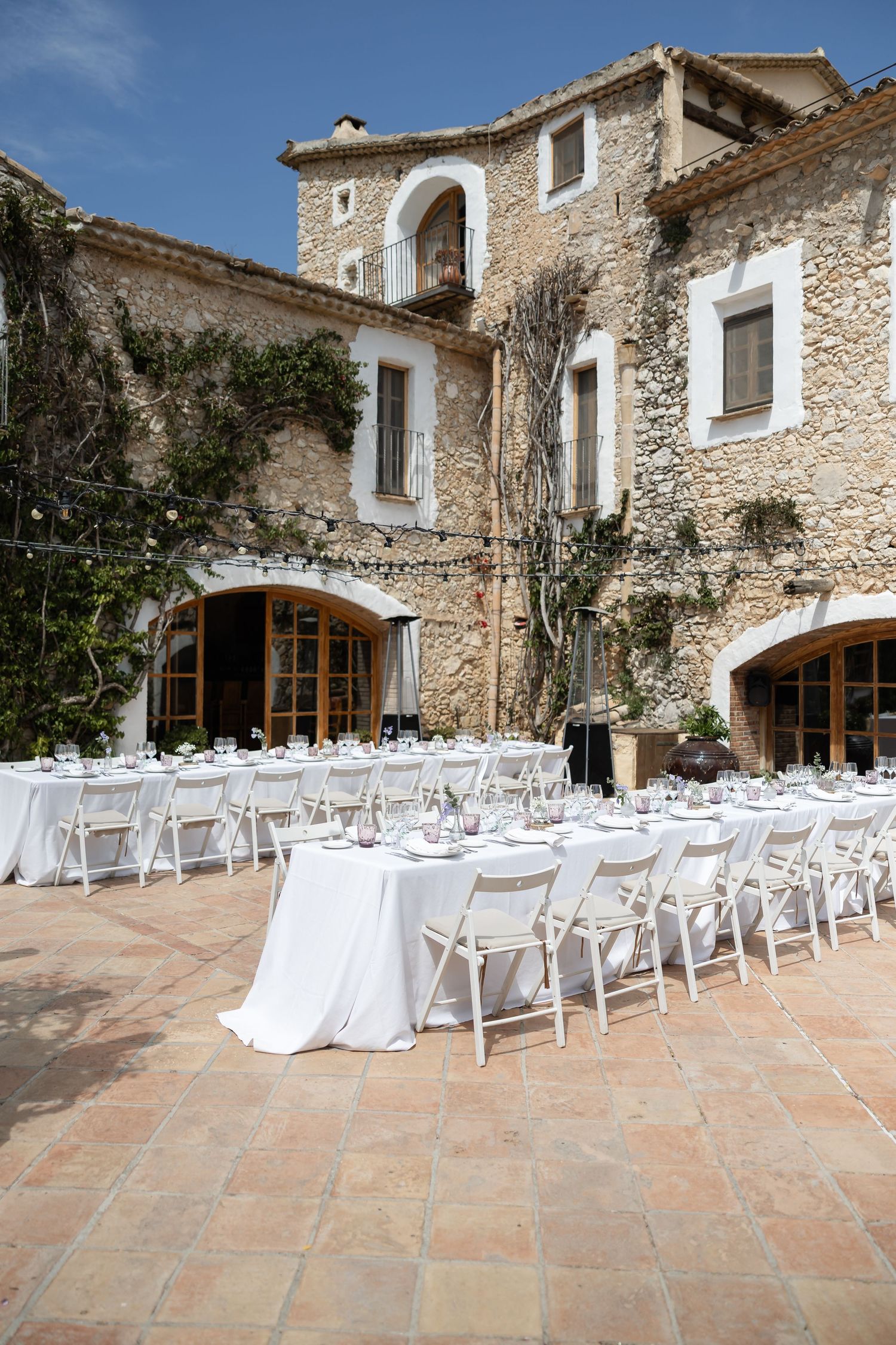 Wedding Dinner. Outdoor Dinner. Wedding venue in Spain. Almiral de la Font in Sitges
