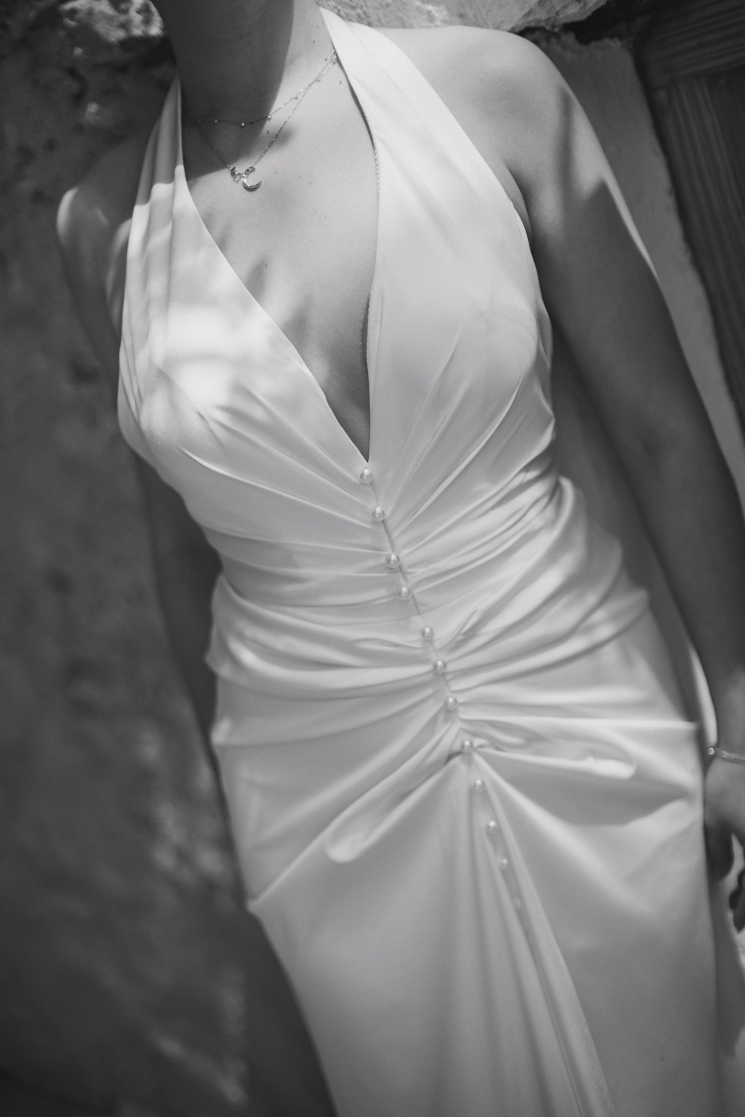 Couple photo session in wedding venue Almiral de la Font in Sitges, Spain. destination wedding