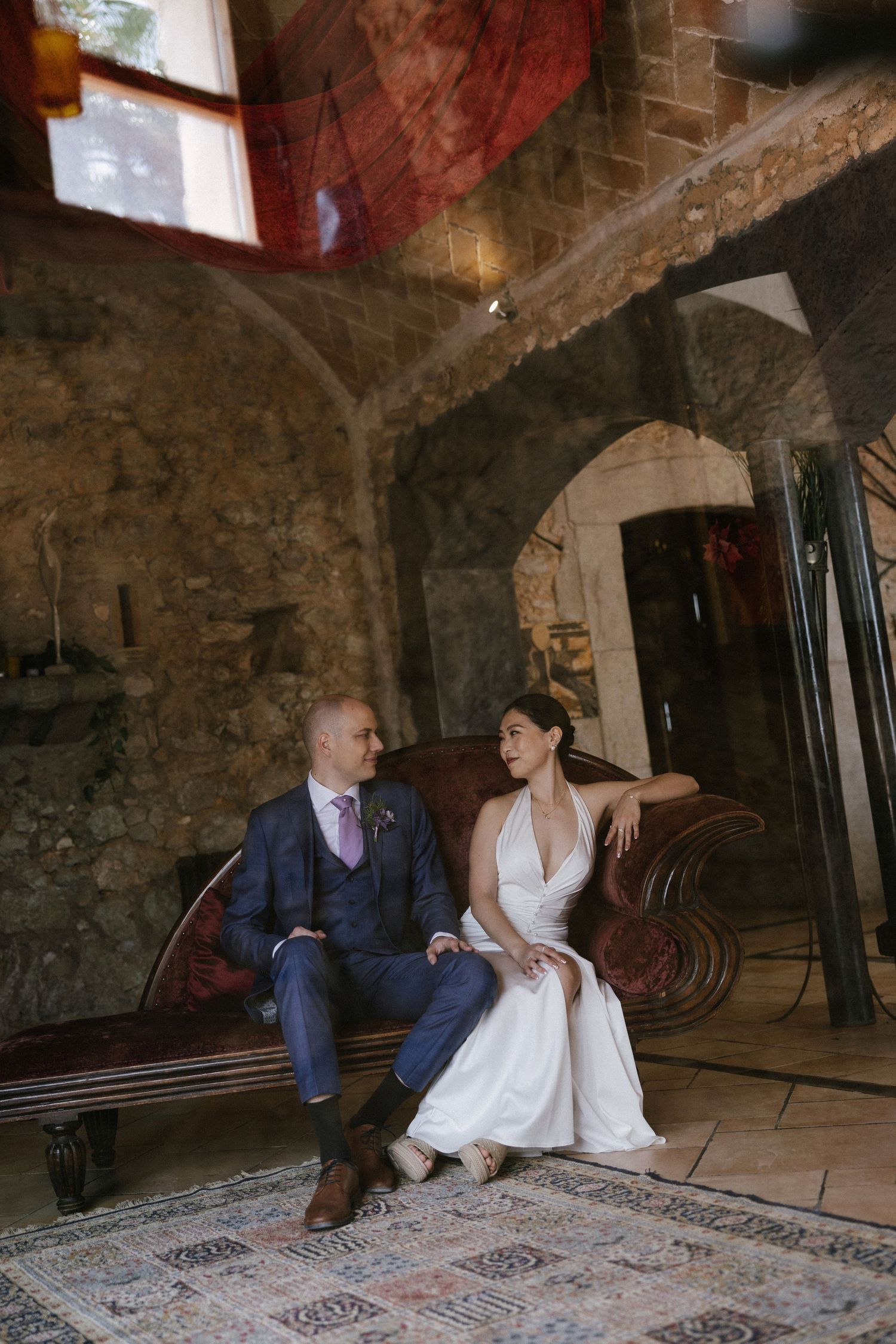 Couple photo session in wedding venue Almiral de la Font in Sitges, Spain. destination wedding