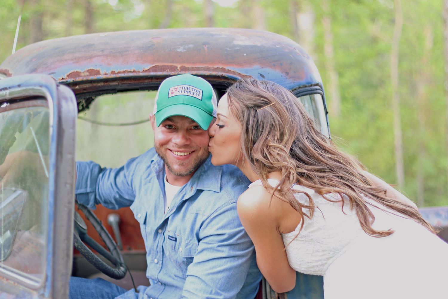 family portrait session photographed by Ross Image Works in Nashville Tennessee

family standing together during outdoor portrait session

n