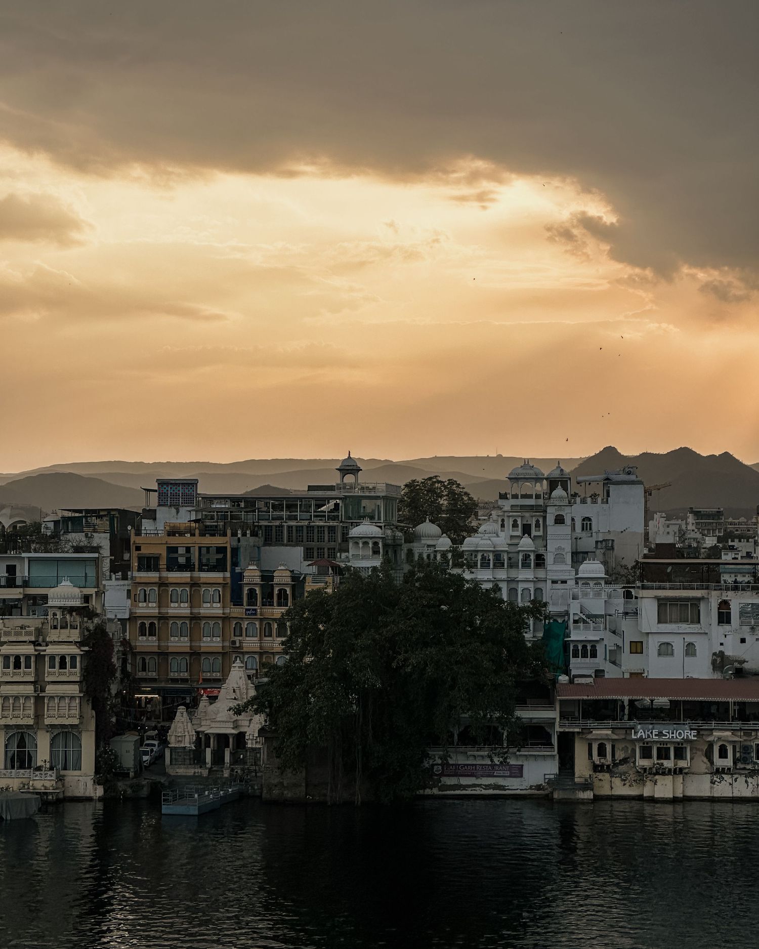 Solnedgång i Udaipur, Indien
