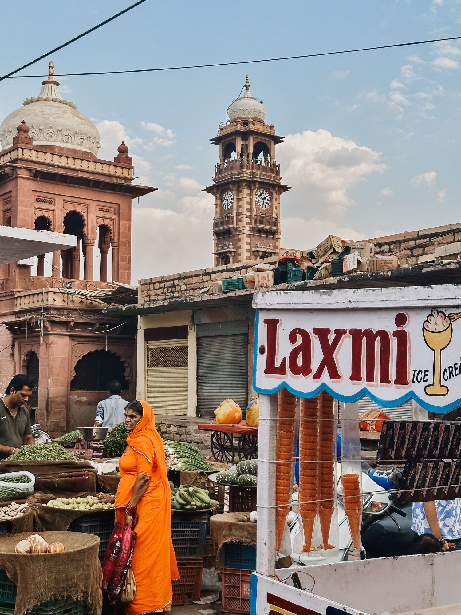 En indisk kvinna på en marknadsplats i Jodhpur