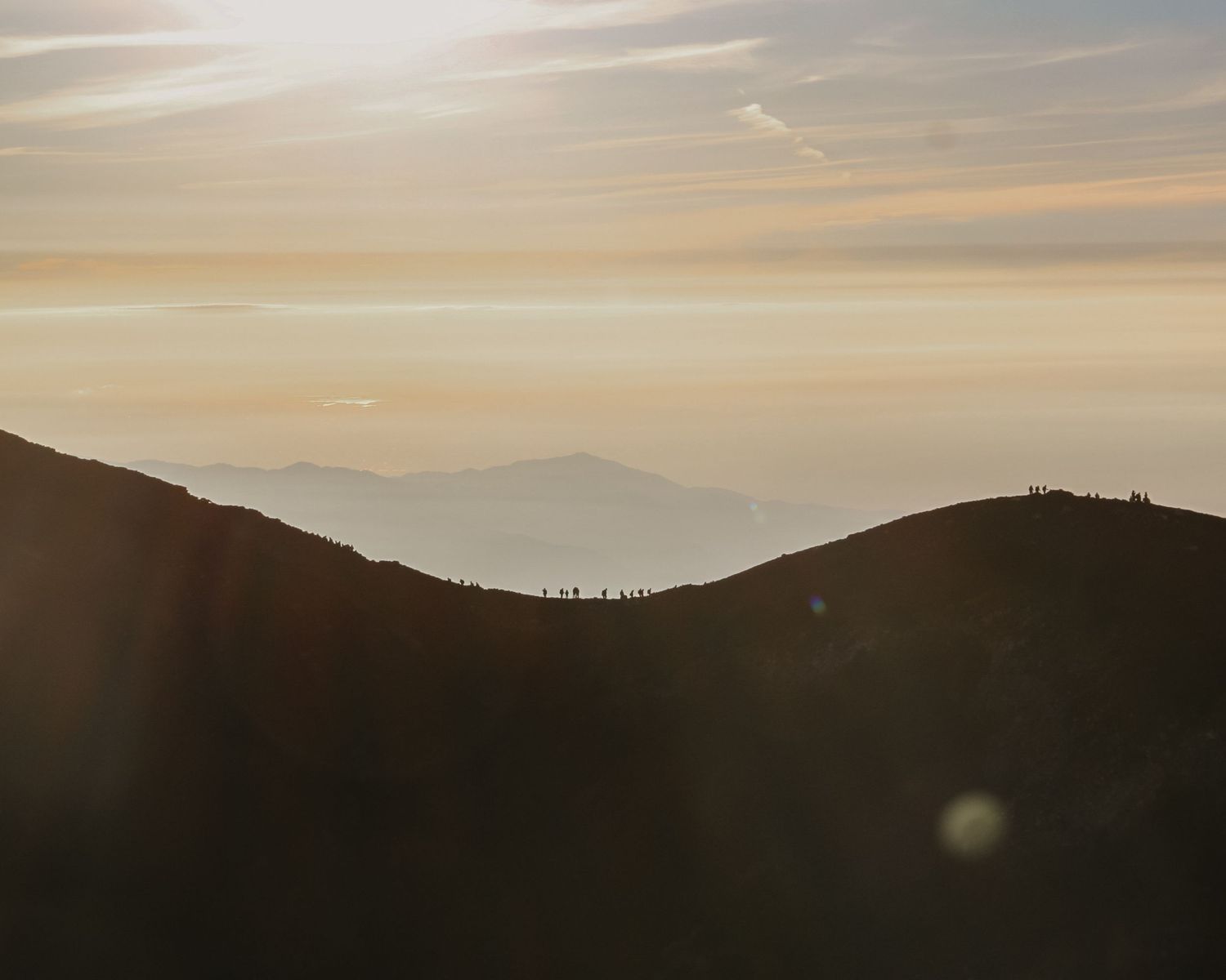 Kontur av Mount Fuji i mjukt morgonljus