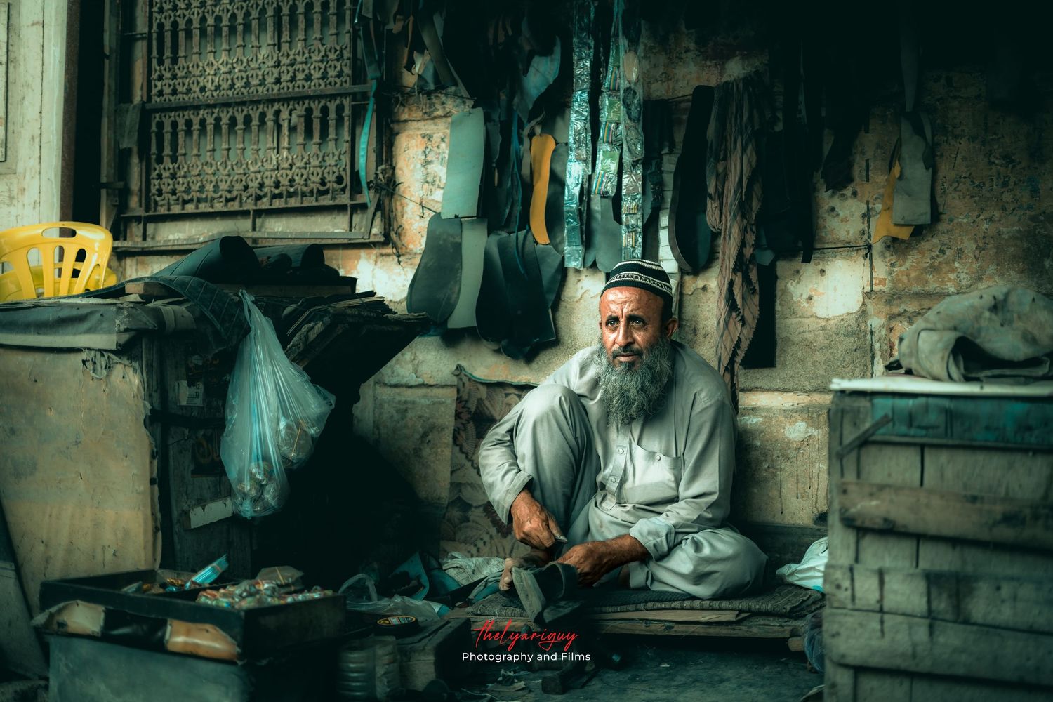A craftsman in the streets of Karachi.