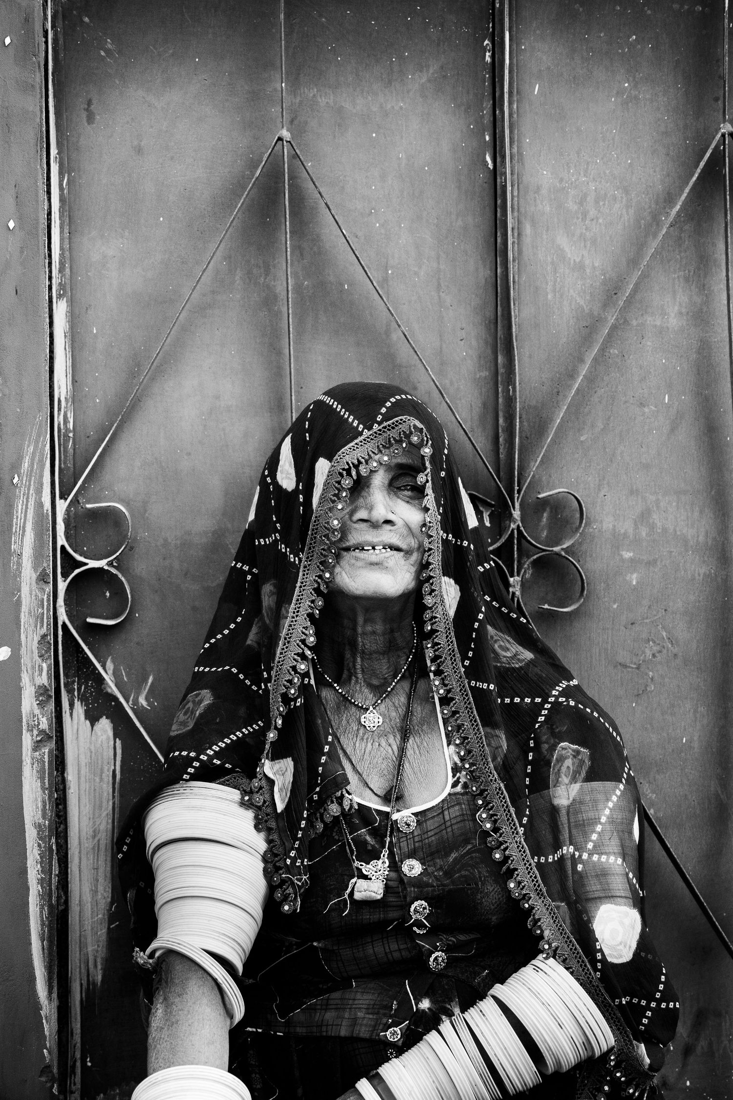 Black and white photo of an old women.