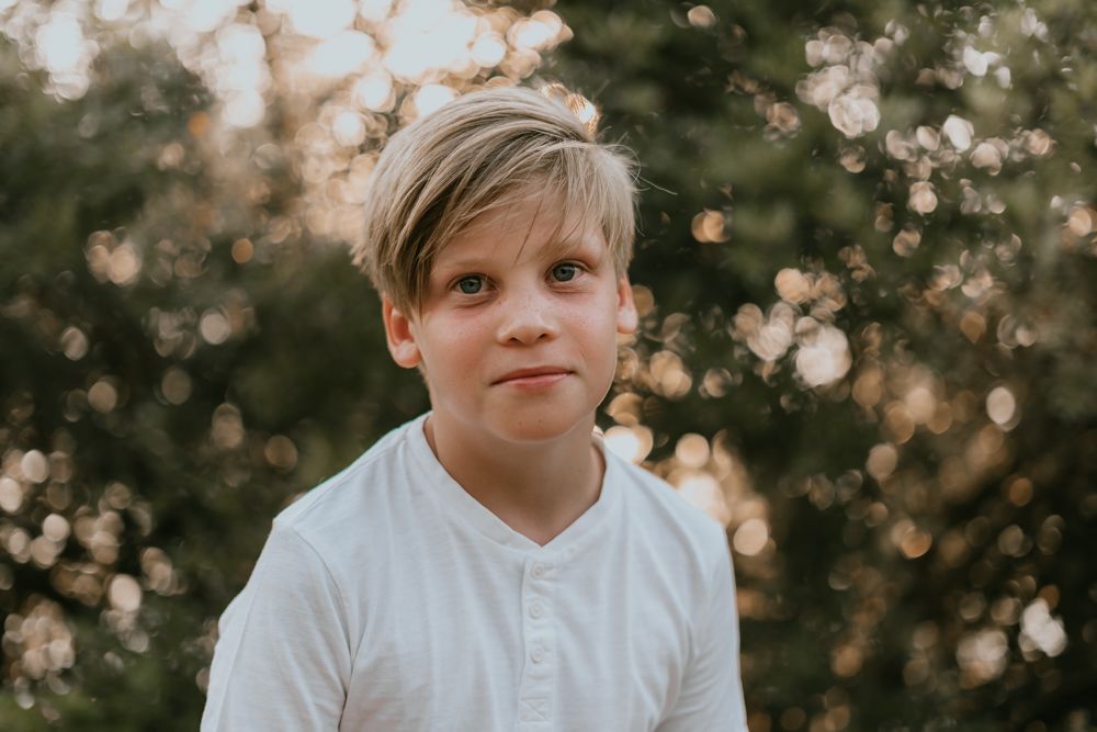 Zoon van fotograaf Ashton Weyts tijdens een portret in de natuur