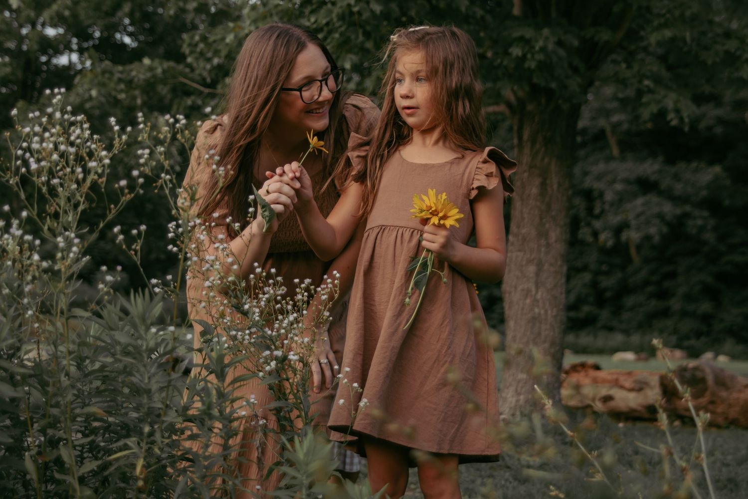 Sunset family portrait at Hudson Valley park, featuring warm, candid storytelling. Captured by Nichole JG Photography in Hudson Valley