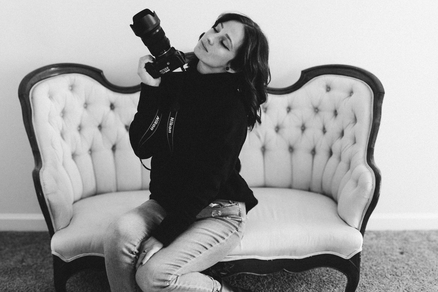 Self portrait of Nichole JG Photography in Hudson Valley and Carolinas, warm & nature‑inspired storytelling style.