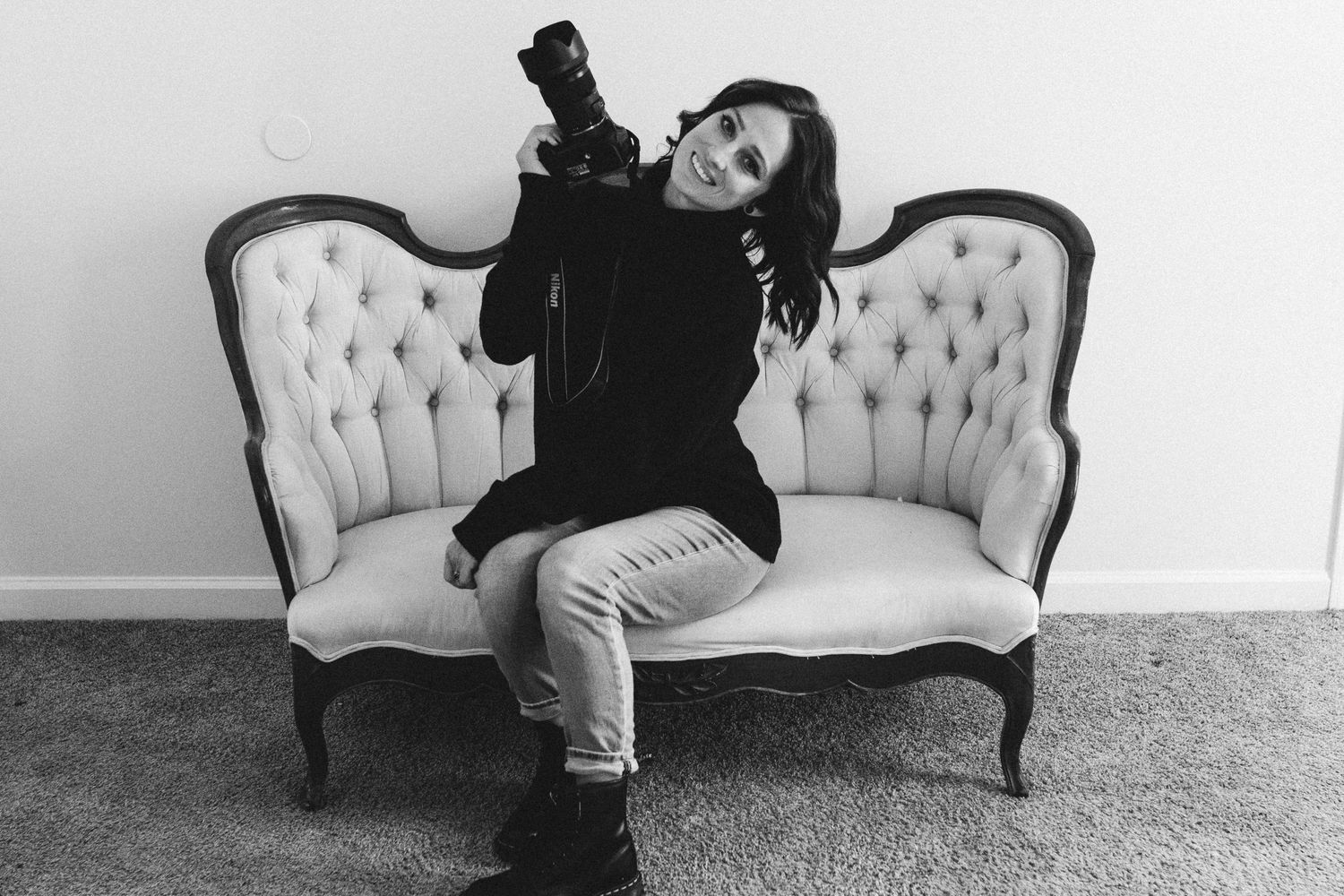 Self portrait of Nichole JG Photography in Hudson Valley and Carolinas, warm & nature‑inspired storytelling style.