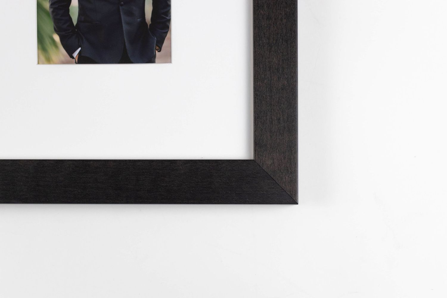 frame option black