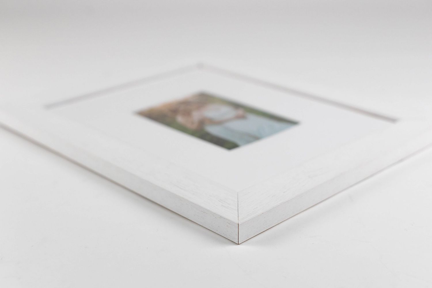 frame option white
