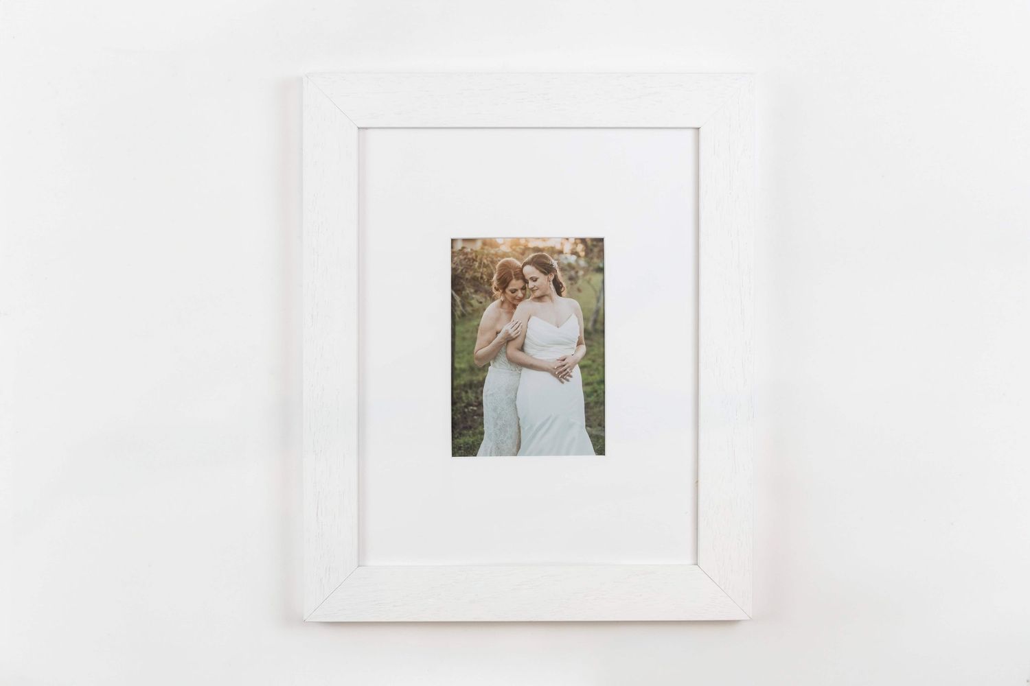 frame option white