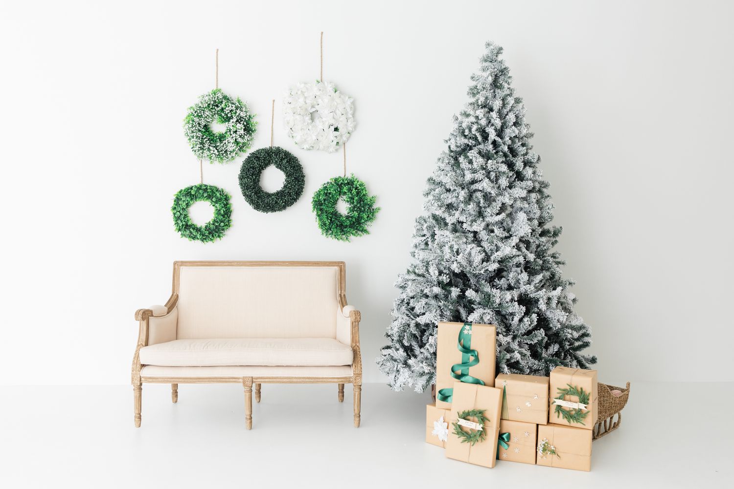 Christmas mini photography session setup 2024