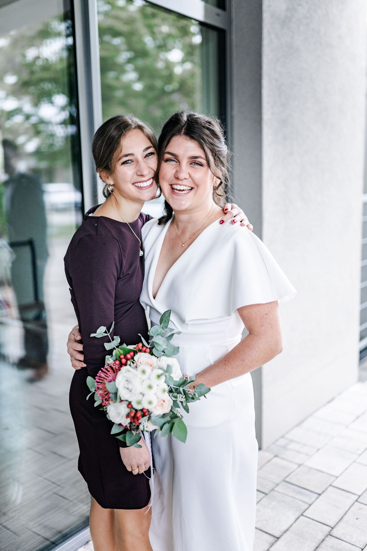 Hochzeitsfotografie. Hochzeitsfeier. Hochzeitsgäste.  Maisach. Standesamt Maisach. Trauzeugin. Trauung.