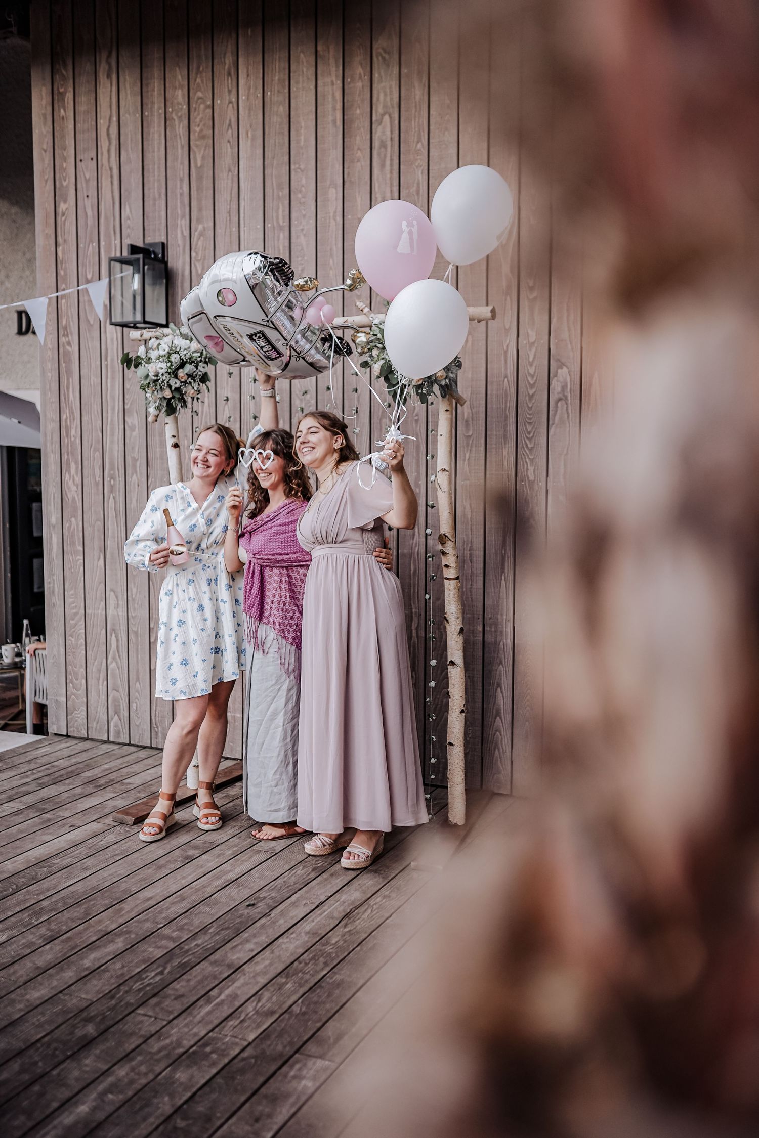 Hochzeitsfotografie. Hochzeitsgäste. Hochzeitsfeier. Puchheim. Kaffeehaus.