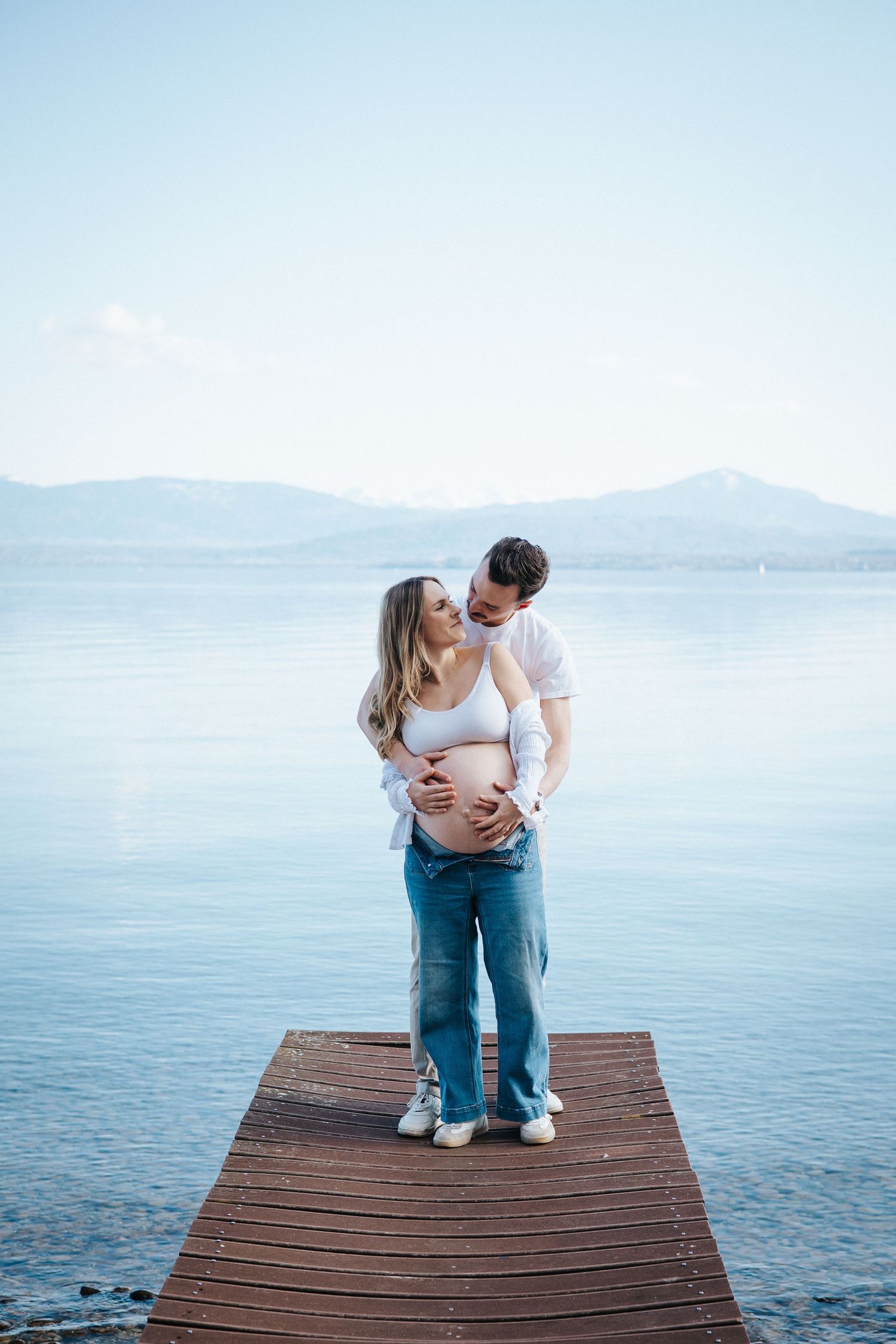 Kaléona | Photographe | Shooting grossesse | Shooting maternité | Nouveau-né | Couple | Famille | Portrait | Solo | Reportage | Peau à peau
