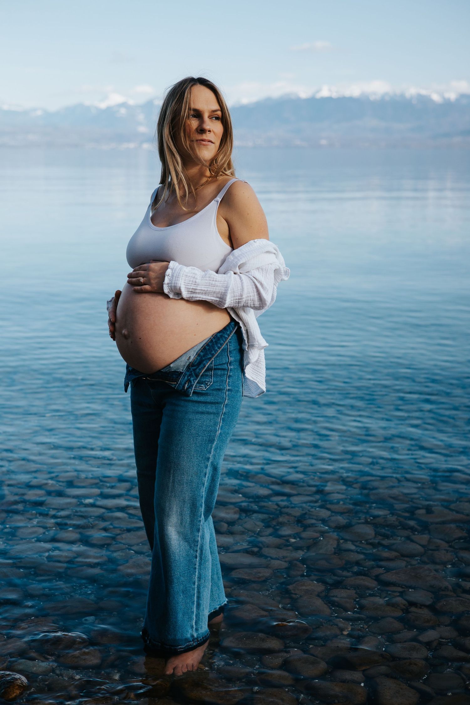 Kaléona | Photographe | Shooting grossesse | Shooting maternité | Nouveau-né | Couple | Famille | Portrait | Solo | Reportage | Peau à peau
