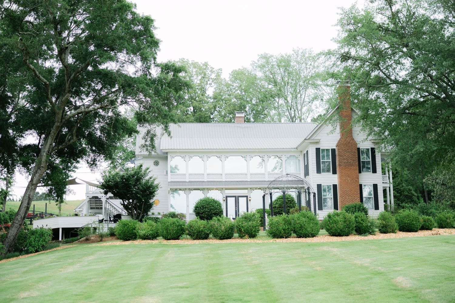 Magnolia Overlook Wedding Venue on Weiss Lake, Alabama