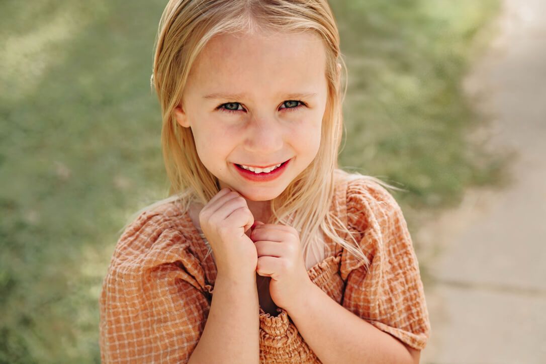 Outdoor family photography session with pre-schooler in Omaha, Nebraska